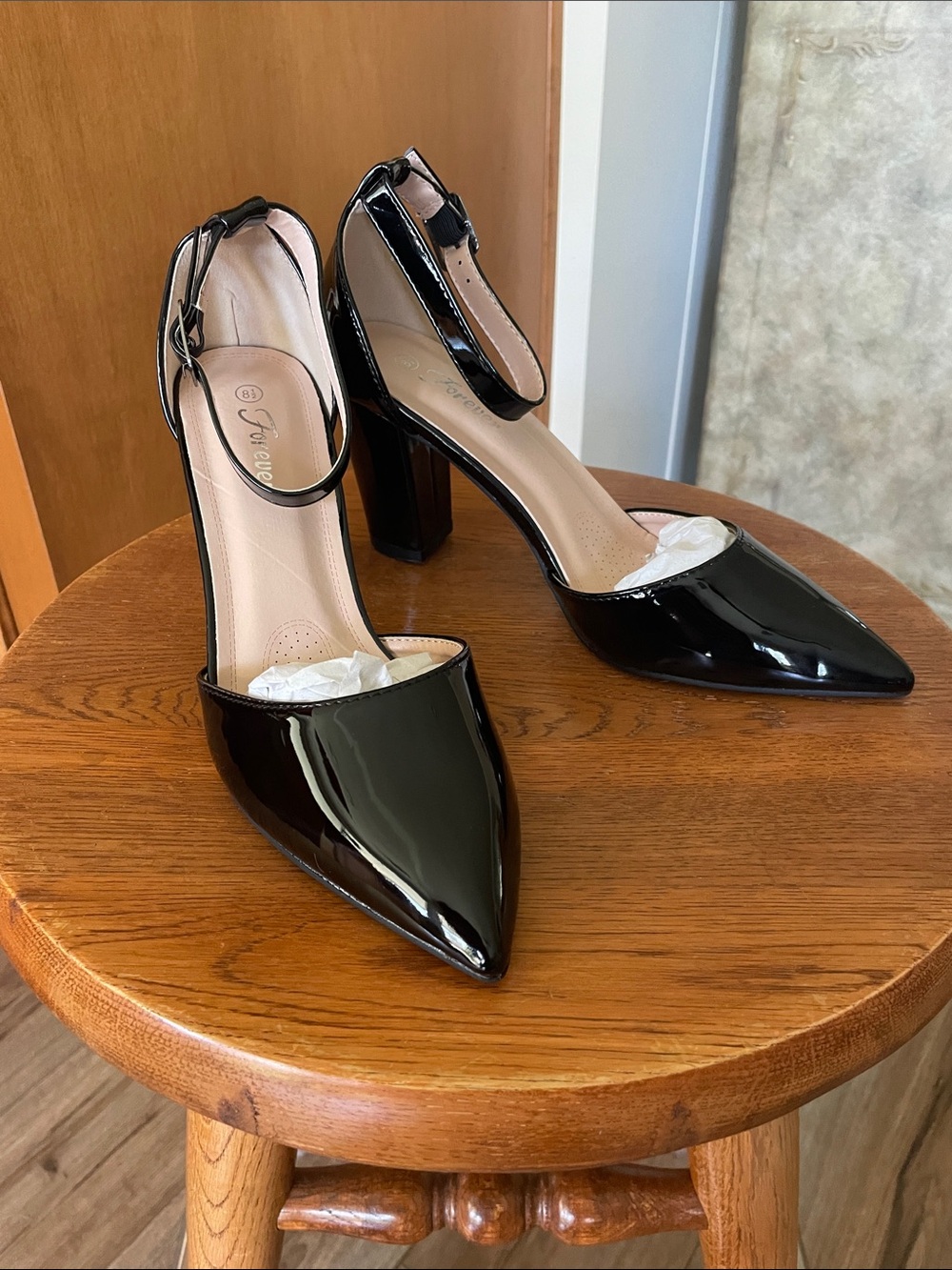 Forever Black Patent Pointed Toe Ankle Strap Heels New in Box, size 8.5